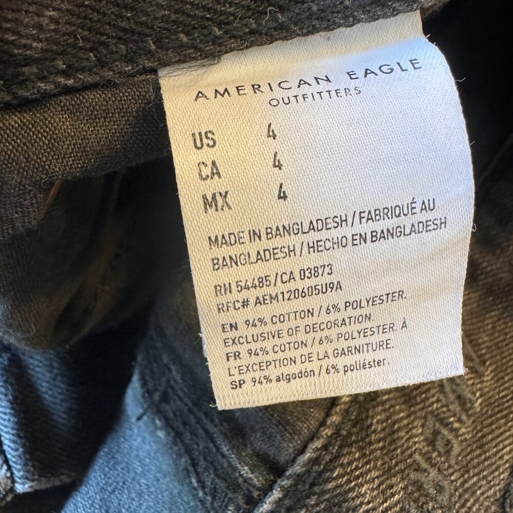 American Eagle 90s Boyfriend Short Size 4 Black Denim Distressed Festival - Picture 10 of 10